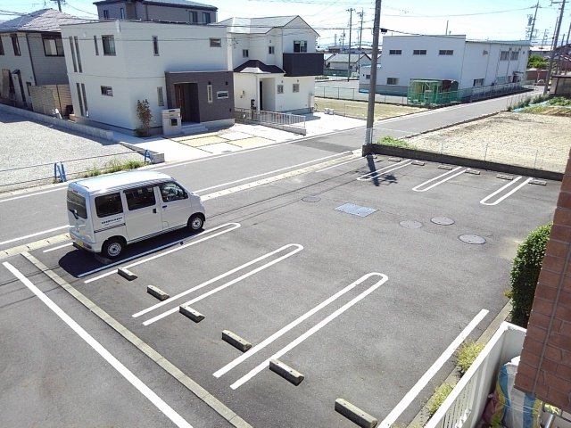 【ハル２番館の駐車場】