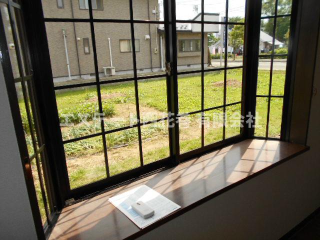 その他　洋室出窓