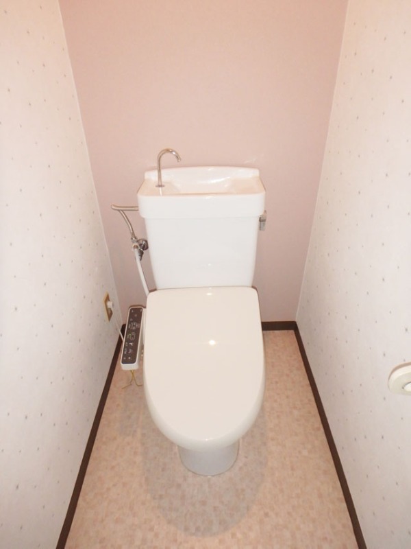 トイレ　残置物ですがウォシュレットあります（イメージ）
