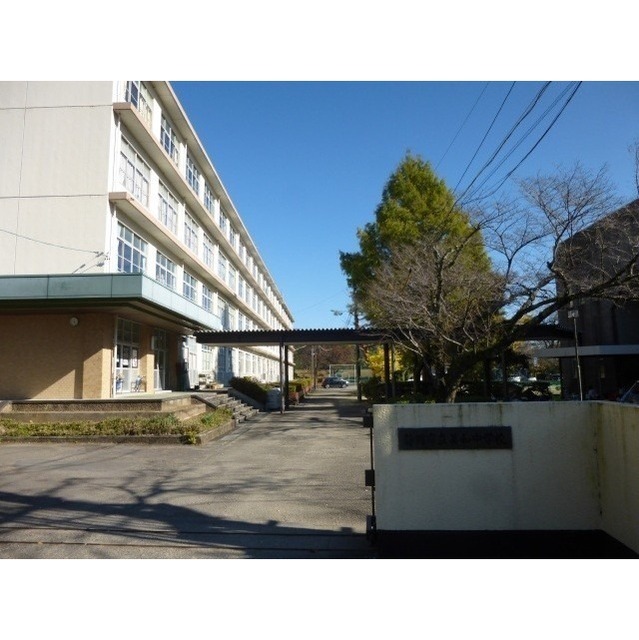 中学校　静岡市立美和中学校（中学校）まで500m