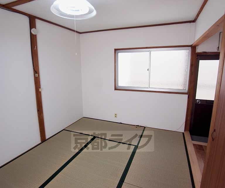 居室・リビング　趣のあるお部屋です。