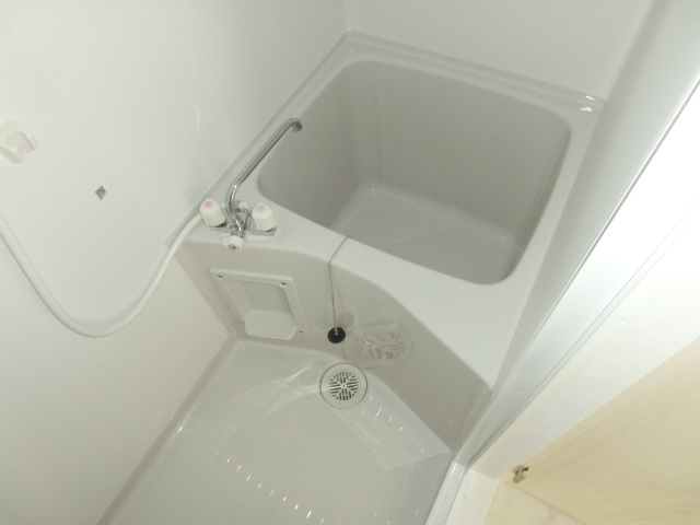 バス・シャワールーム　同物件別号室の写真です。