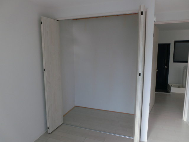 収納　同物件別号室の写真です。