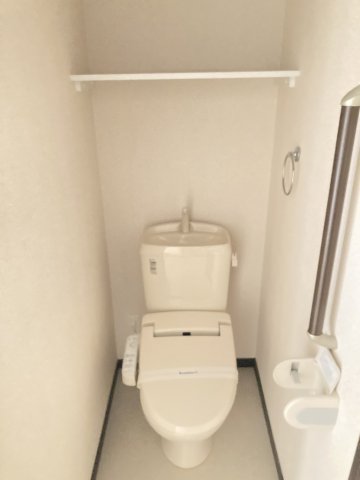 その他　ウォシュレットあり