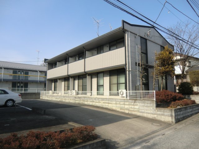 東松山市沢口町のアパートの建物外観