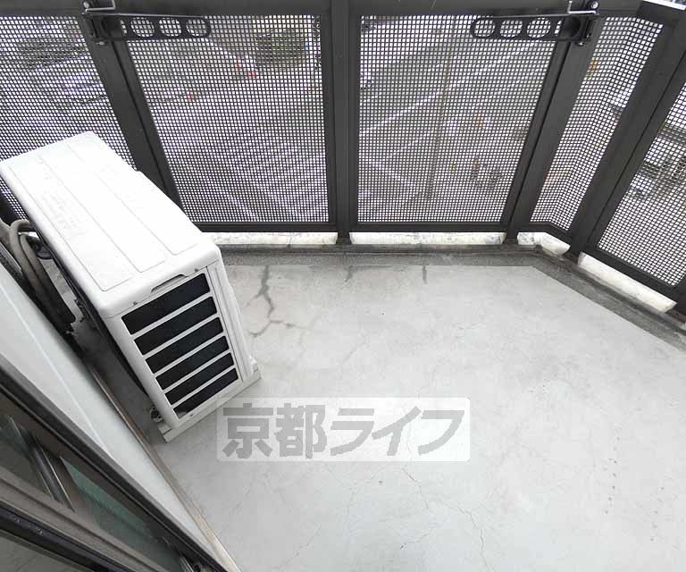 【京都市下京区材木町のマンションのバルコニー】