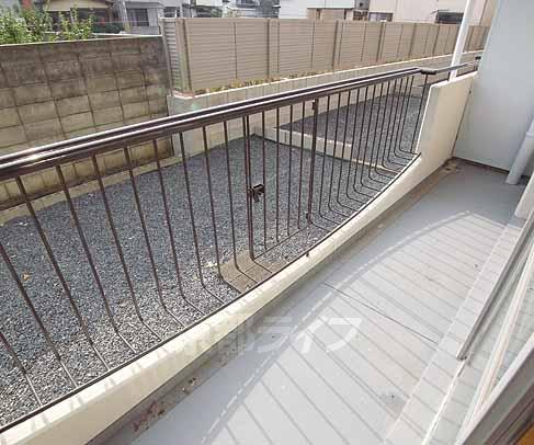 バルコニー　ベランダがとっても大きいのが特徴的・