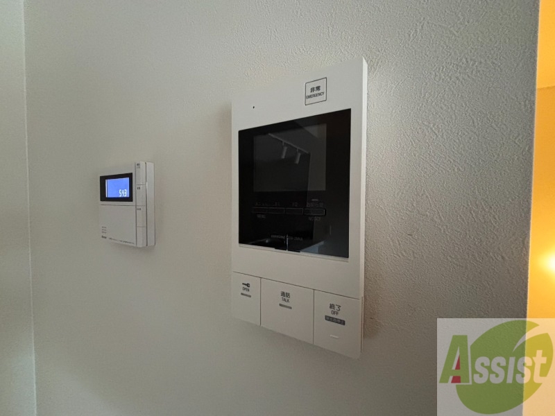 セキュリティ　モニタ付インターホンです。セキュリティ面も安心ですね！