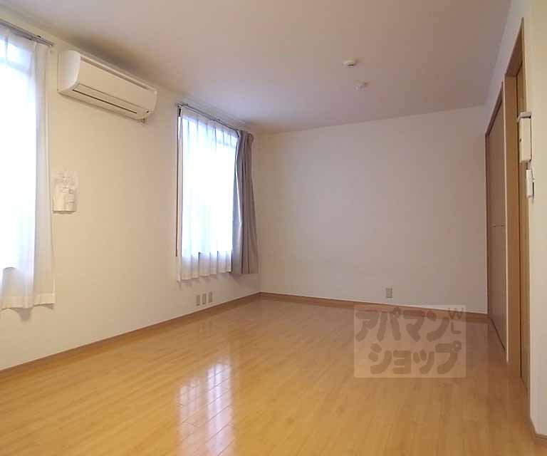 居室・リビング　１１帖の洋室です