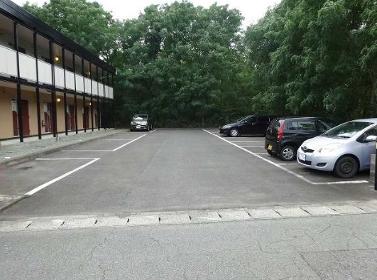 駐車場　駐車場