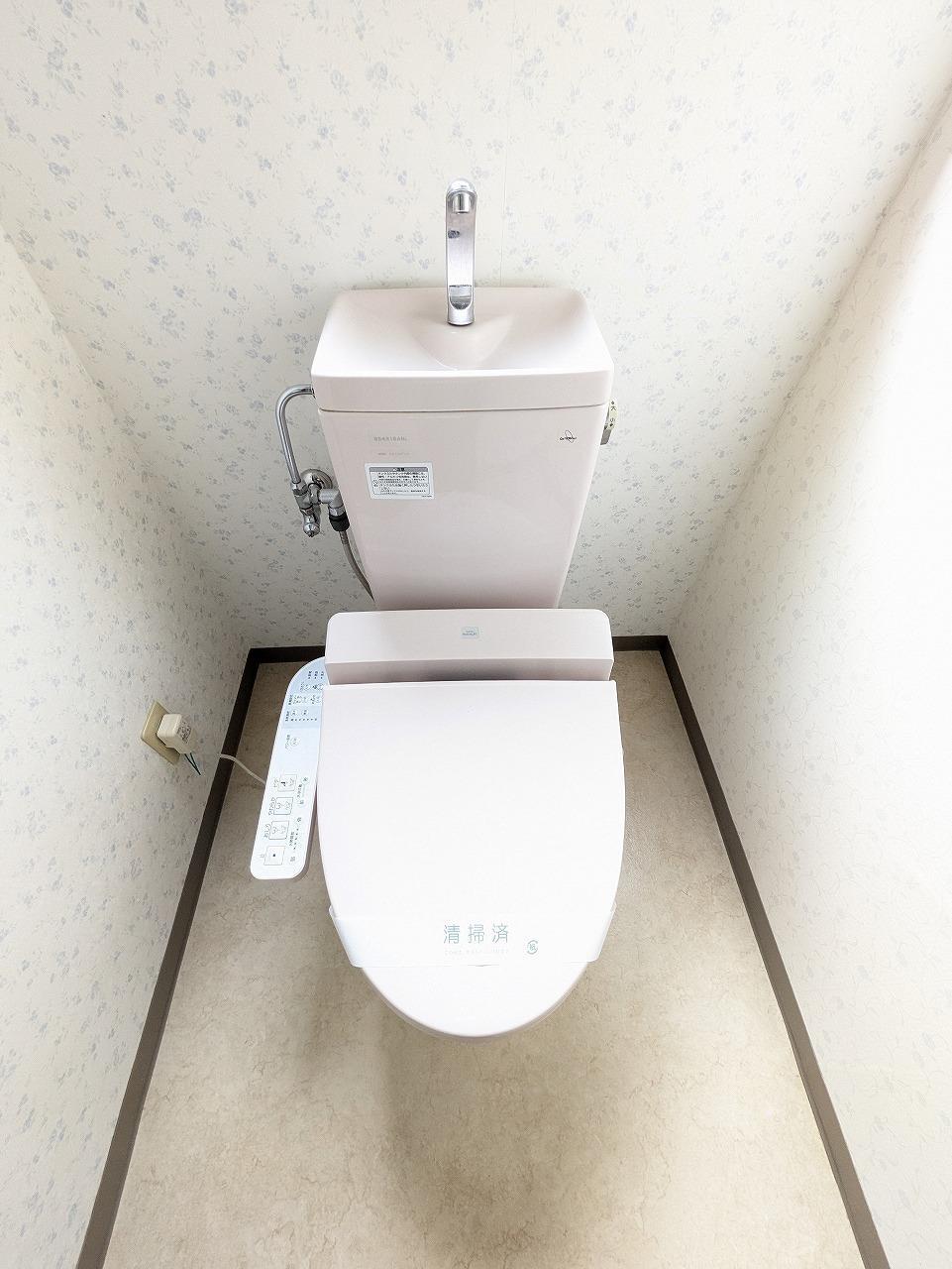 トイレ　温水洗浄暖房便座