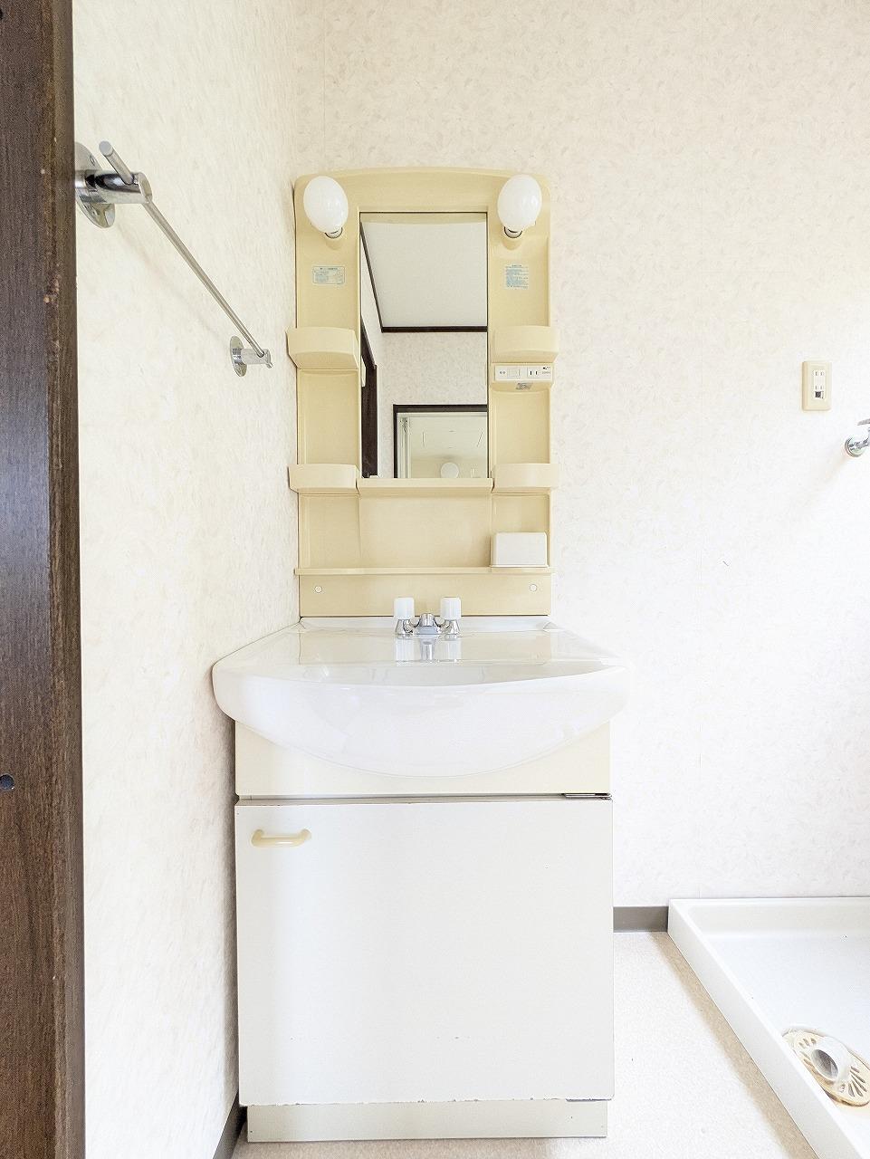 洗面設備　洗面化粧台