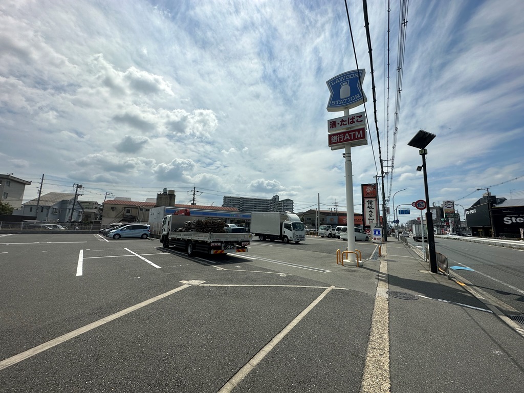 コンビニ　ローソン寝屋川池田三丁目店（コンビニ）まで233m
