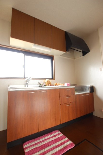 キッチン　同物件別号室の写真です。