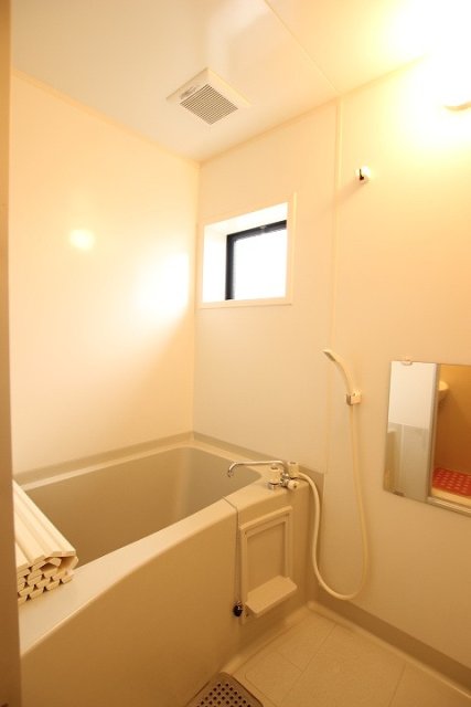 バス・シャワールーム　同物件別号室の写真です。