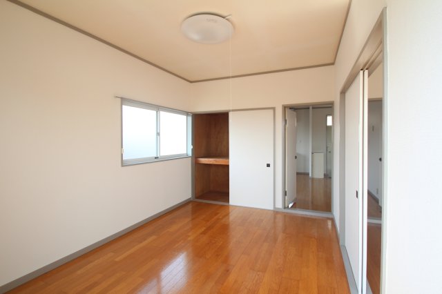 居室・リビング　南西洋室です