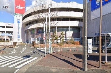 スーパー　バロー半田店（スーパー）まで872m