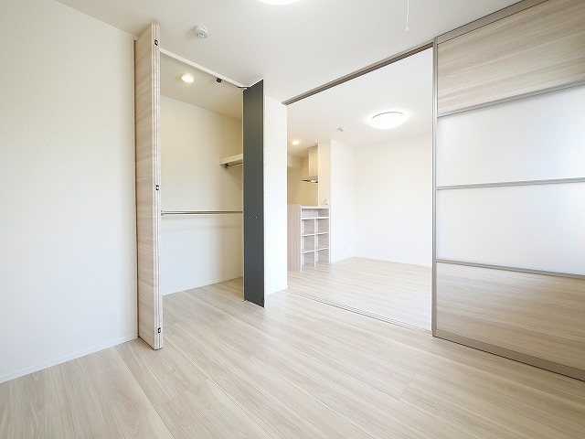 その他部屋・スペース　使い勝手のいい寝室です