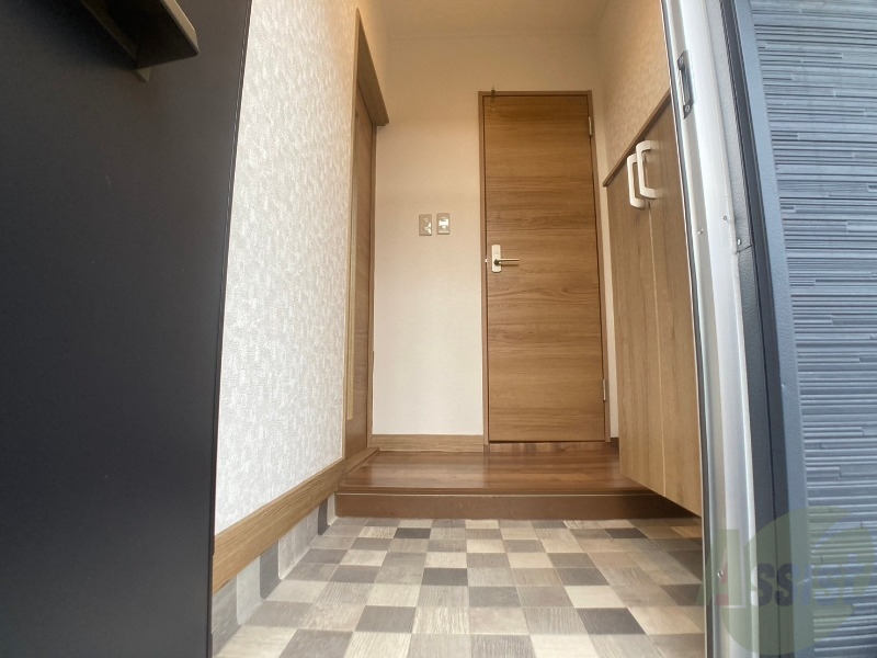 玄関　玄関の様子です。明るい印象ですね。気分もあがりそう。