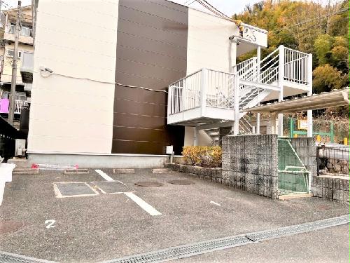 駐車場　駐車場は別料金となります。