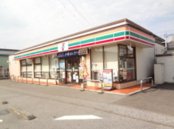 コンビニ　セブン－イレブン　長浜八幡東町店（コンビニ）まで657m