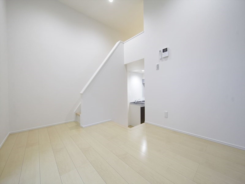 居室・リビング　洋室5.4帖　ロフト4.8帖（収納にも寝室にも使えます）