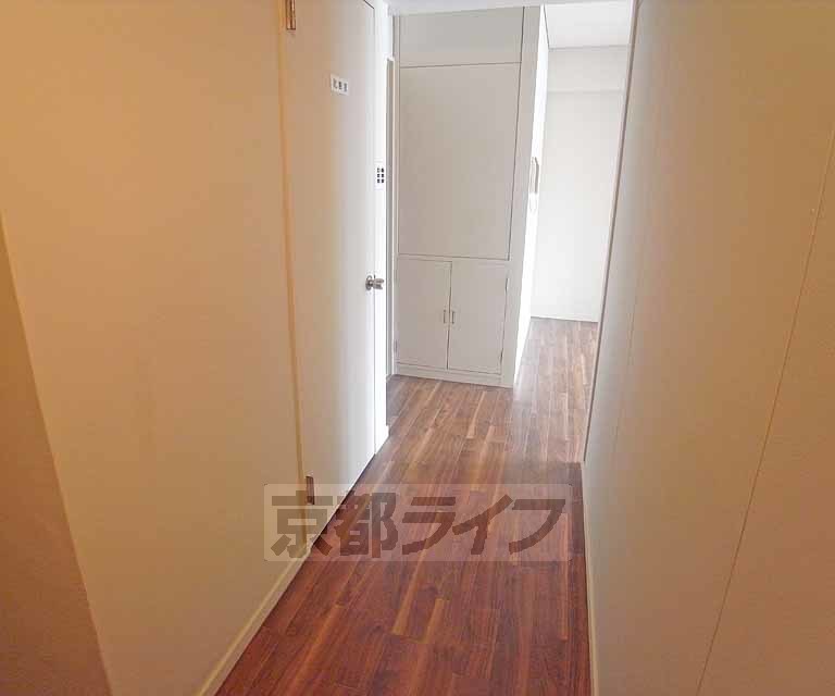 その他部屋・スペース　明るい廊下です。