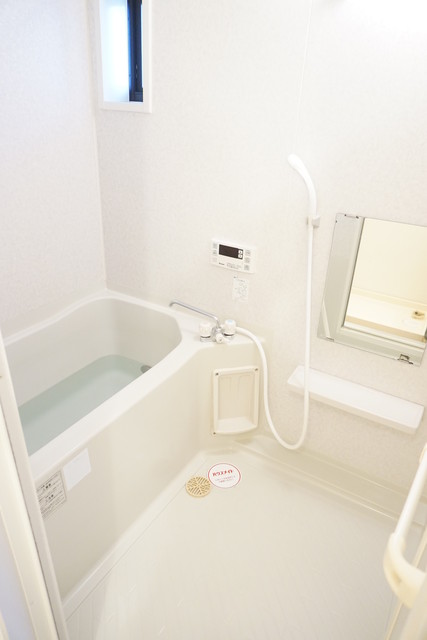 バス・シャワールーム　追焚給湯付きのバスルーム