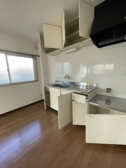 キッチン　※別号室の写真となります