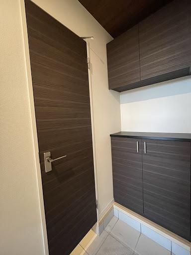 玄関　広い玄関には収納がたくさん！