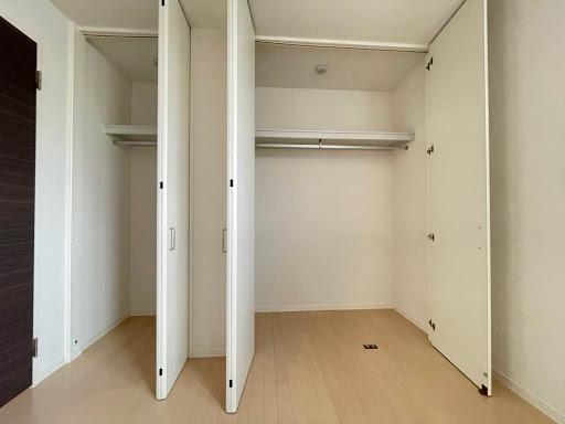 収納　収納力には自信があります！画面左側にはWICのドア！