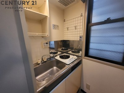 キッチン　収納棚ありのシステムキッチン1口ガスコンロ