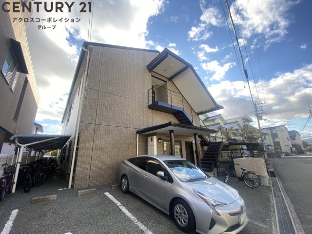 建物外観　敷地内駐車場・駐輪場完備