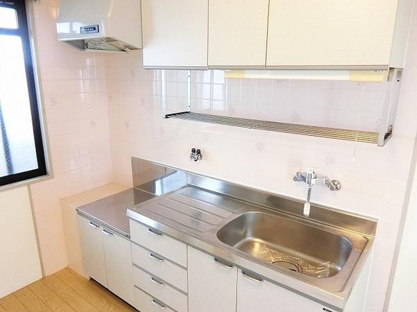 キッチン　ガスコンロ設置可！レンジフード！