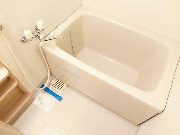 バス・シャワールーム　鏡面付き！