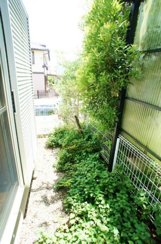 バルコニー　バルコニーからの眺めを楽しみながら食事をしませんか