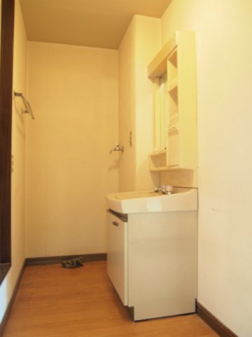 洗面設備　独立洗面化粧台付き