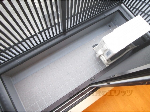 バルコニー　リビング側のベランダです。