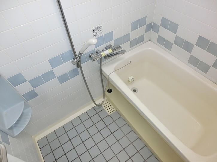 バス・シャワールーム　別号室の参考写真となります。