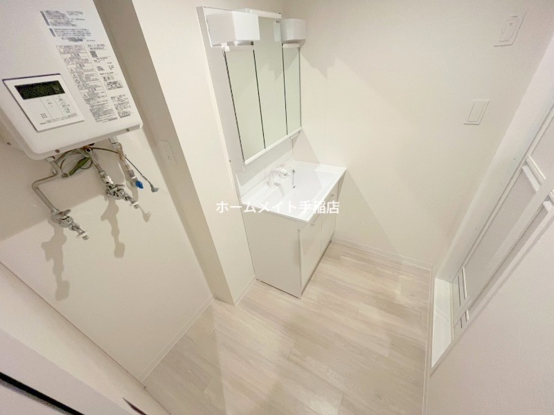 洗面設備　便利な洗面台付きでございます！