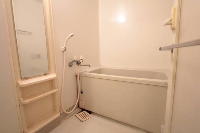 バス・シャワールーム　ゆったりバスルーム