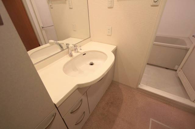 洗面設備　洗面台もあります