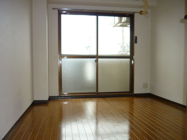 居室・リビング　南向きの洋室７帖