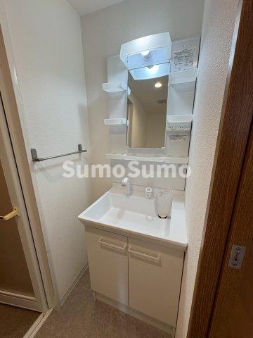 洗面設備　コンパクトで使いやすい洗面所