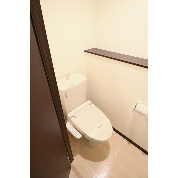 トイレ　温水洗浄便座