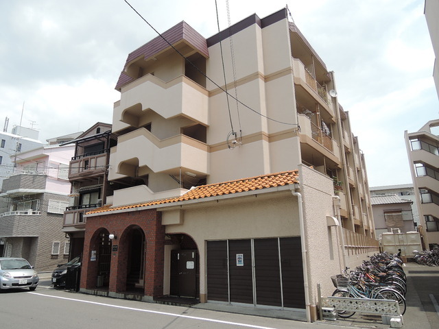 建物外観　しっかりした外観ですね