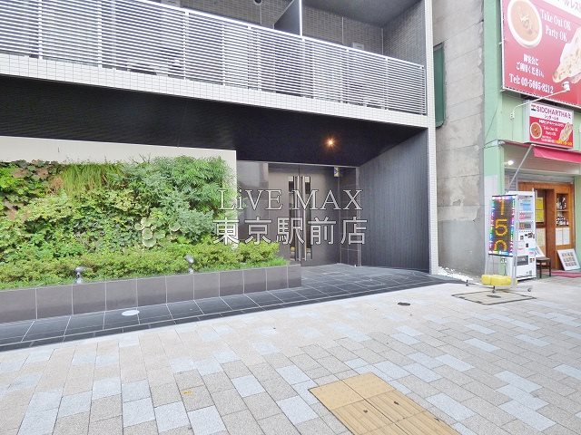 エントランス　家具家電付きセットアップ賃貸