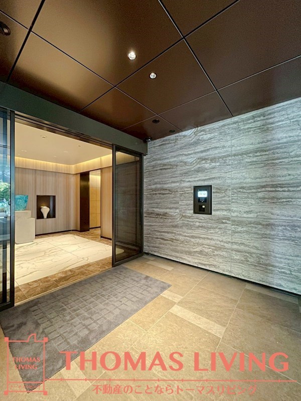 セキュリティ　オートロック付きのエントランス