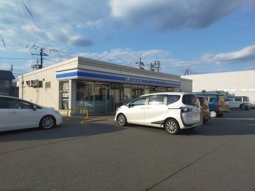 コンビニ　ローソン浜館2丁目店（コンビニ）まで570m