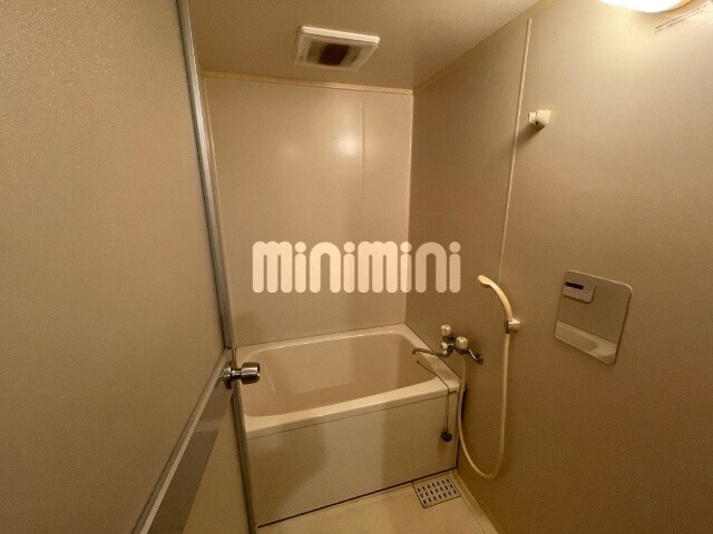 バス・シャワールーム　きれいなバスルーム